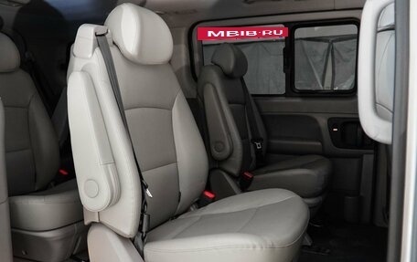 Hyundai Grand Starex Grand Starex I рестайлинг 2, 2018 год, 3 990 000 рублей, 7 фотография