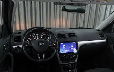 Skoda Yeti I рестайлинг, 2015 год, 1 399 000 рублей, 6 фотография