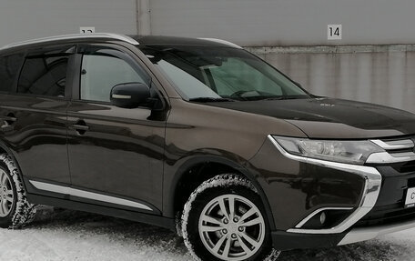 Mitsubishi Outlander III рестайлинг 3, 2018 год, 1 839 000 рублей, 3 фотография