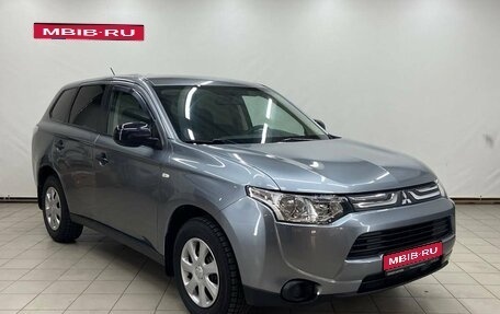 Mitsubishi Outlander III рестайлинг 3, 2013 год, 1 659 000 рублей, 1 фотография