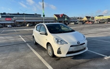 Toyota Aqua I, 2012 год, 900 000 рублей, 1 фотография