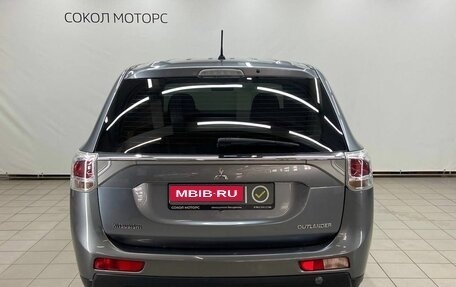 Mitsubishi Outlander III рестайлинг 3, 2013 год, 1 659 000 рублей, 4 фотография