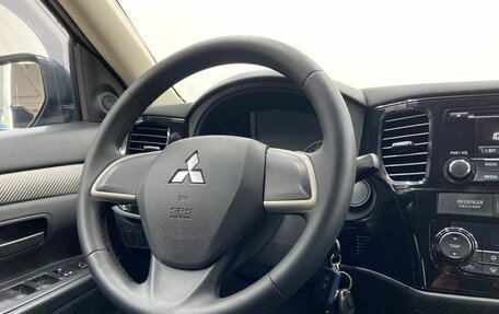 Mitsubishi Outlander III рестайлинг 3, 2013 год, 1 659 000 рублей, 13 фотография