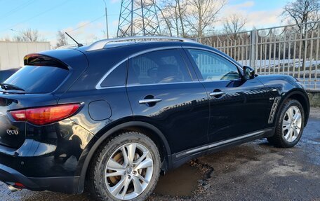 Infiniti QX70, 2015 год, 2 550 000 рублей, 9 фотография