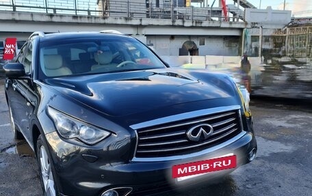 Infiniti QX70, 2015 год, 2 550 000 рублей, 16 фотография