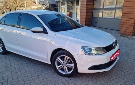 Volkswagen Jetta VI, 2013 год, 1 400 000 рублей, 2 фотография