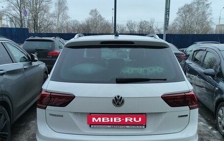 Volkswagen Tiguan II, 2018 год, 3 000 000 рублей, 10 фотография