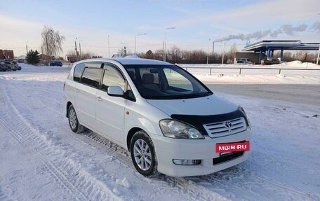 Toyota Ipsum II, 2002 год, 980 000 рублей, 8 фотография