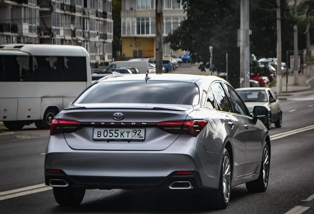 Toyota Avalon XX50, 2022 год, 4 250 000 рублей, 5 фотография