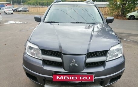 Mitsubishi Outlander III рестайлинг 3, 2006 год, 680 000 рублей, 1 фотография