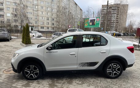 Renault Logan II, 2022 год, 1 399 000 рублей, 2 фотография