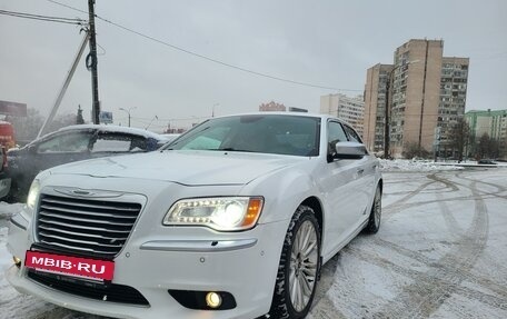 Chrysler 300C II, 2012 год, 1 700 000 рублей, 2 фотография