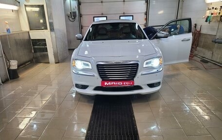 Chrysler 300C II, 2012 год, 1 700 000 рублей, 3 фотография