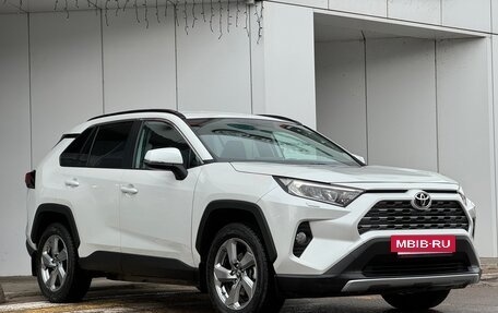 Toyota RAV4, 2020 год, 3 700 000 рублей, 4 фотография