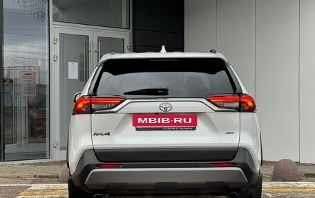 Toyota RAV4, 2020 год, 3 700 000 рублей, 7 фотография