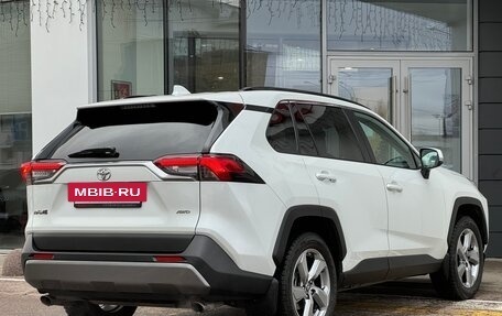 Toyota RAV4, 2020 год, 3 700 000 рублей, 9 фотография