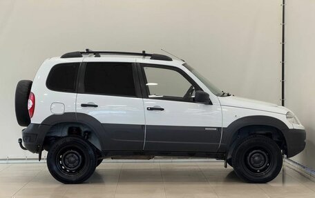 Chevrolet Niva I рестайлинг, 2015 год, 745 000 рублей, 11 фотография