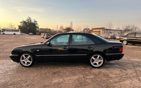 Mercedes-Benz E-Класс, 1998 год, 650 000 рублей, 3 фотография