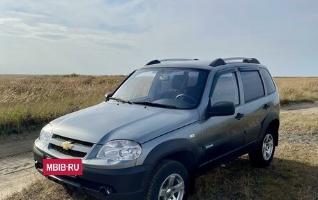 Chevrolet Niva I рестайлинг, 2015 год, 645 000 рублей, 2 фотография