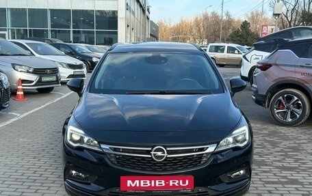 Opel Astra K, 2017 год, 1 599 900 рублей, 2 фотография