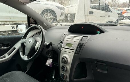 Toyota Yaris III рестайлинг, 2008 год, 594 000 рублей, 7 фотография