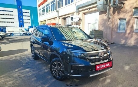 Honda Pilot III рестайлинг, 2018 год, 5 200 000 рублей, 2 фотография