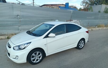 Hyundai Solaris II рестайлинг, 2012 год, 850 000 рублей, 10 фотография