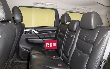 Mitsubishi Pajero Sport III рестайлинг, 2018 год, 2 990 000 рублей, 13 фотография