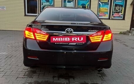 Toyota Camry, 2013 год, 2 100 000 рублей, 2 фотография