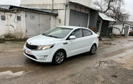 KIA Rio III рестайлинг, 2013 год, 1 065 000 рублей, 2 фотография