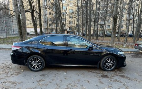 Toyota Camry, 2021 год, 4 050 000 рублей, 1 фотография