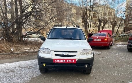 Chevrolet Niva I рестайлинг, 2014 год, 470 000 рублей, 3 фотография