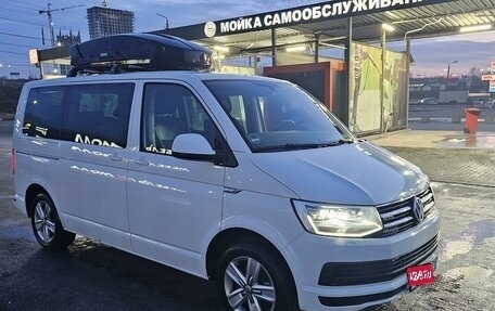 Volkswagen Multivan T6 рестайлинг, 2018 год, 5 300 000 рублей, 1 фотография