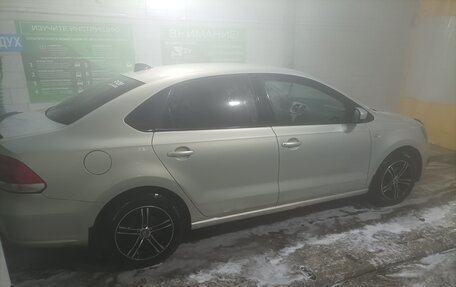 Volkswagen Polo VI (EU Market), 2011 год, 720 000 рублей, 10 фотография