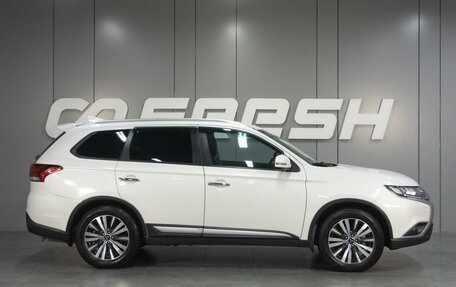 Mitsubishi Outlander III рестайлинг 3, 2021 год, 2 799 000 рублей, 5 фотография