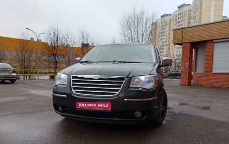 Chrysler Voyager IV, 2008 год, 1 800 000 рублей, 1 фотография