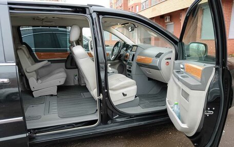 Chrysler Voyager IV, 2008 год, 1 800 000 рублей, 11 фотография