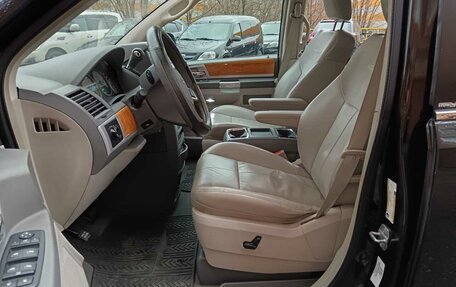 Chrysler Voyager IV, 2008 год, 1 800 000 рублей, 19 фотография