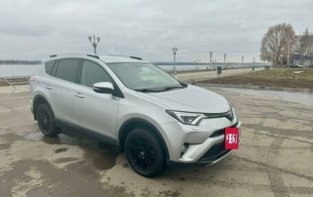 Toyota RAV4, 2017 год, 2 980 000 рублей, 4 фотография