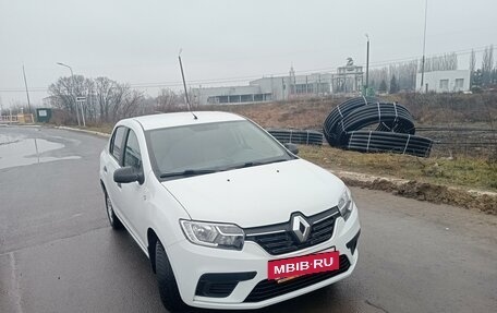 Renault Logan II, 2018 год, 800 000 рублей, 2 фотография