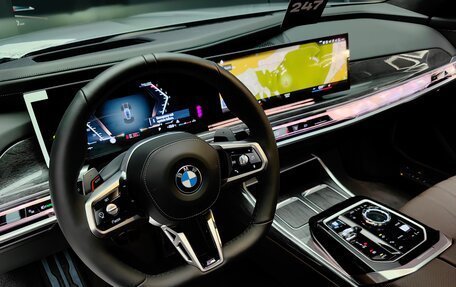 BMW 7 серия, 2023 год, 19 000 000 рублей, 15 фотография