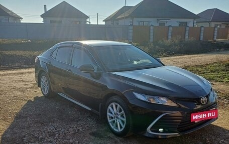 Toyota Camry, 2021 год, 3 850 000 рублей, 4 фотография