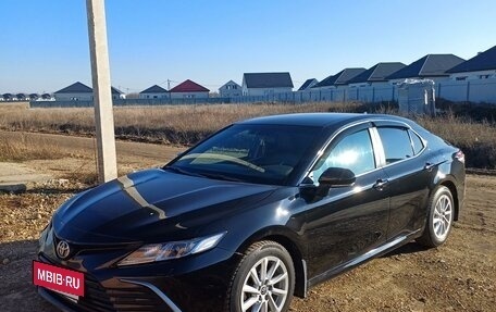 Toyota Camry, 2021 год, 3 850 000 рублей, 2 фотография