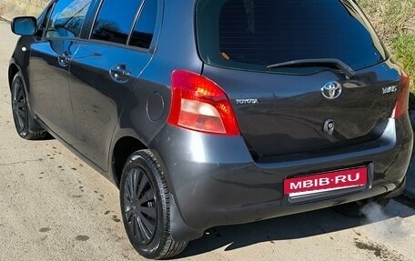 Toyota Yaris III рестайлинг, 2008 год, 620 000 рублей, 2 фотография