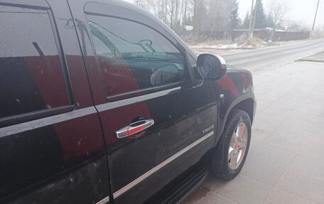 Chevrolet Tahoe III, 2012 год, 2 000 000 рублей, 3 фотография