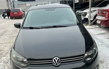 Volkswagen Polo VI (EU Market), 2013 год, 1 050 000 рублей, 2 фотография