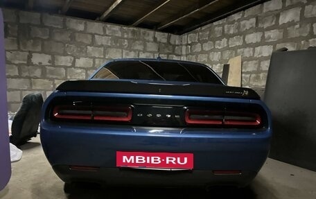 Dodge Challenger III рестайлинг 2, 2021 год, 6 000 000 рублей, 8 фотография