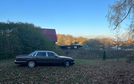 Jaguar XJ III (X350), 2000 год, 1 100 000 рублей, 5 фотография