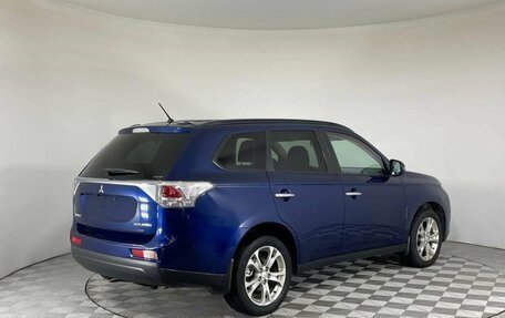 Mitsubishi Outlander III рестайлинг 3, 2013 год, 1 413 000 рублей, 5 фотография