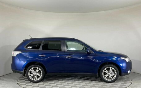 Mitsubishi Outlander III рестайлинг 3, 2013 год, 1 413 000 рублей, 4 фотография